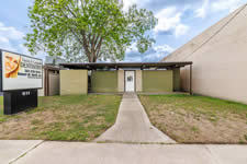 611 N. Esplanade, Cuero, TX 77954