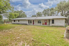 1002 Royal Oaks #1, Yorktown, TX 78164