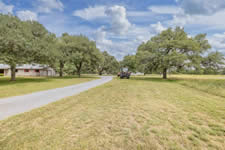 1002 Royal Oaks #1, Yorktown, TX 78164