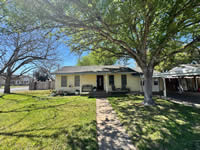 205 N. Church St., Yorktown, TX 78164