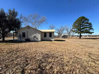 339 E 10th Street, Yorktown, TX 78164