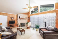 94 Crestview Rd., Yorktown, TX 78164