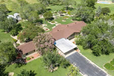 94 Crestview Rd., Yorktown, TX 78164